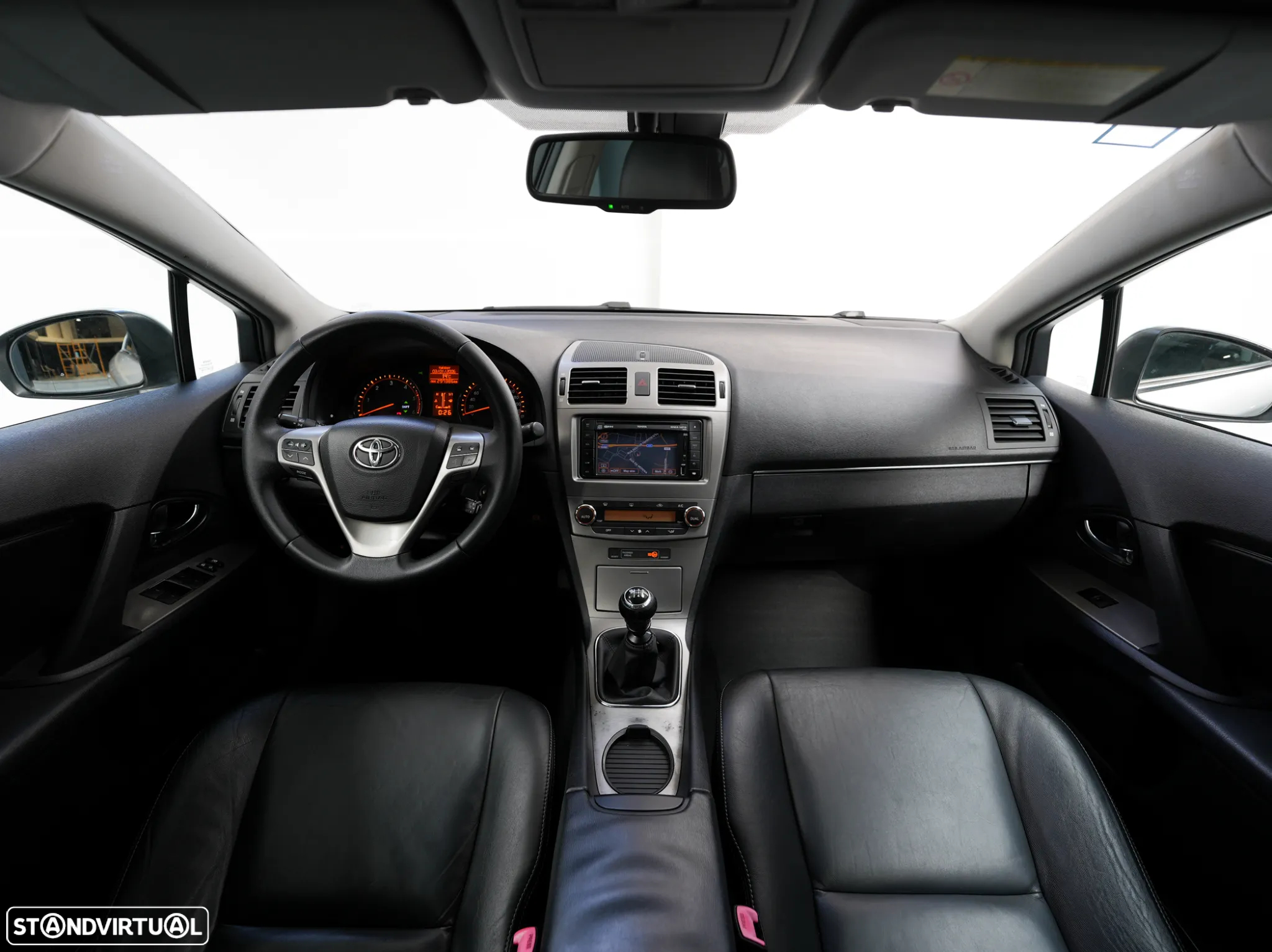 Toyota Avensis SD 2.0 D-4D Exclusive - 16