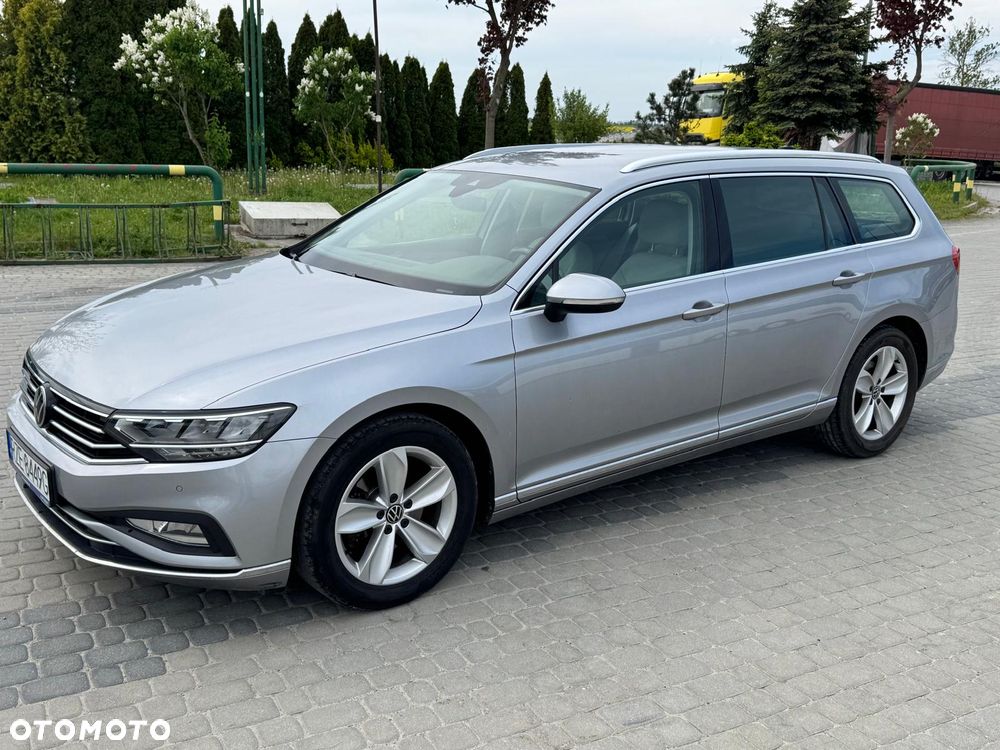 Volkswagen Passat - 12