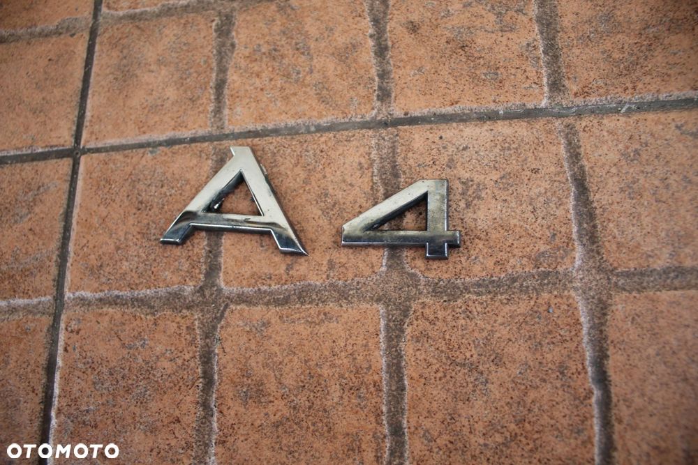 ZNACZEK EMBLEMAT KLAPY AUDI A4 B6 2.5 TDI - 3