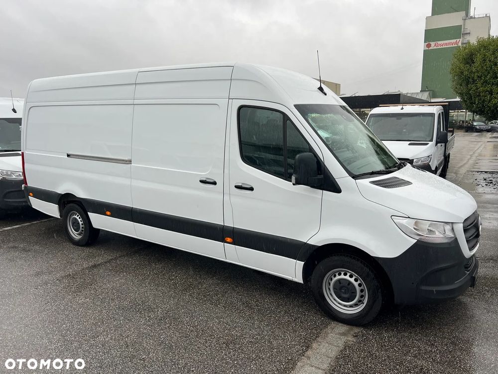 Mercedes-Benz Sprinter - 2