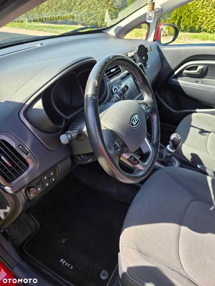 Kia Rio 1.4 L - 17