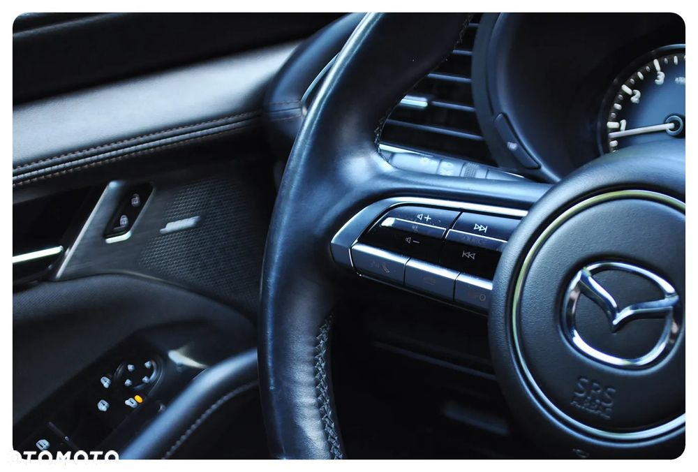 Mazda 3 2.0 mHEV AWD Hikari - 37