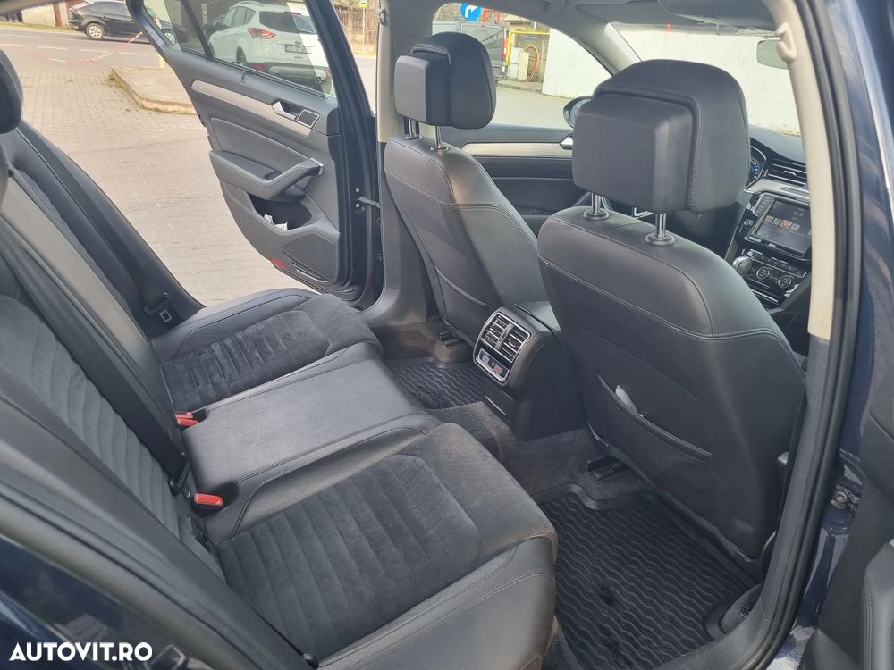 Volkswagen Passat 2.0 TDI DSG 4Motion Highline - 10