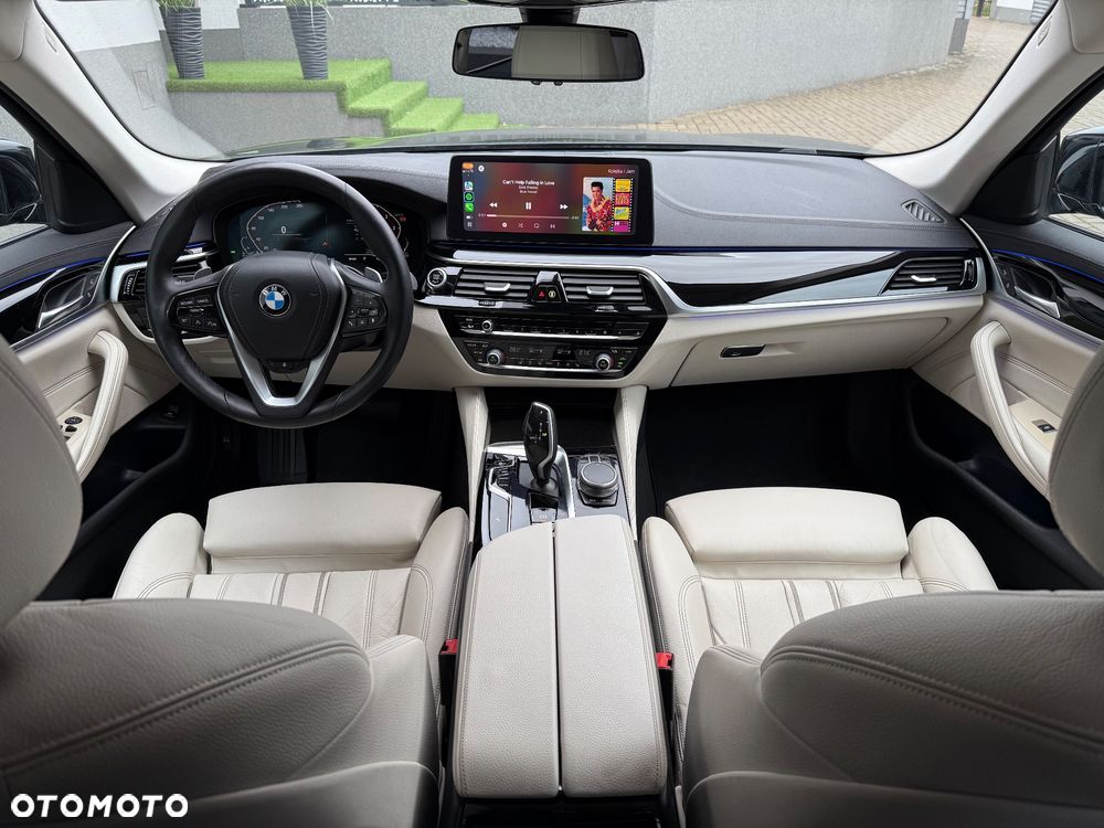 BMW Seria 5 520d Touring Luxury Line - 8