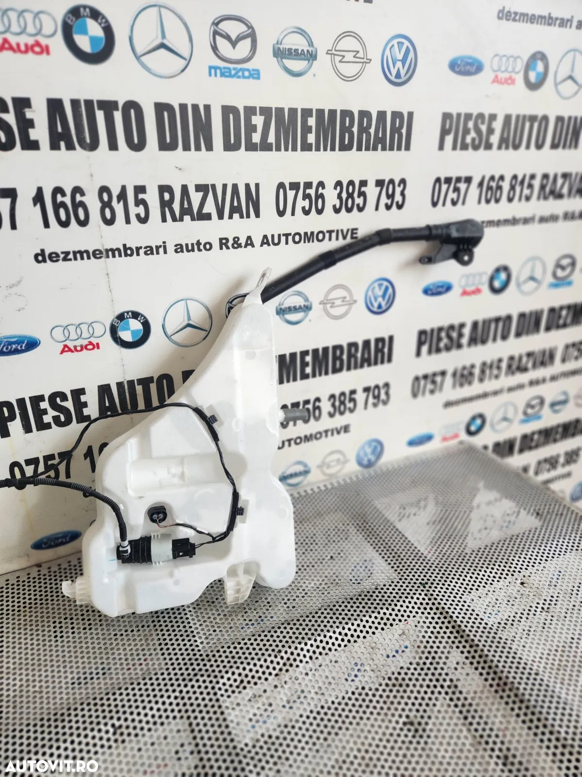 Bidonas Vas Lichid Parbriz Bmw G20 G21 G42 Dezmembrez Bmw G42 Cod  - Dezmembrari Arad - 4