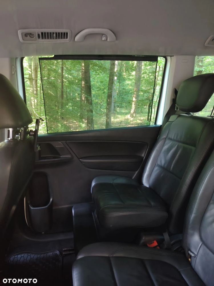 Volkswagen Sharan 2.0 TDI Highline DSG - 24