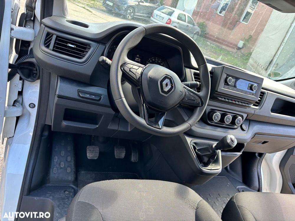 Renault TRAFIC - 11