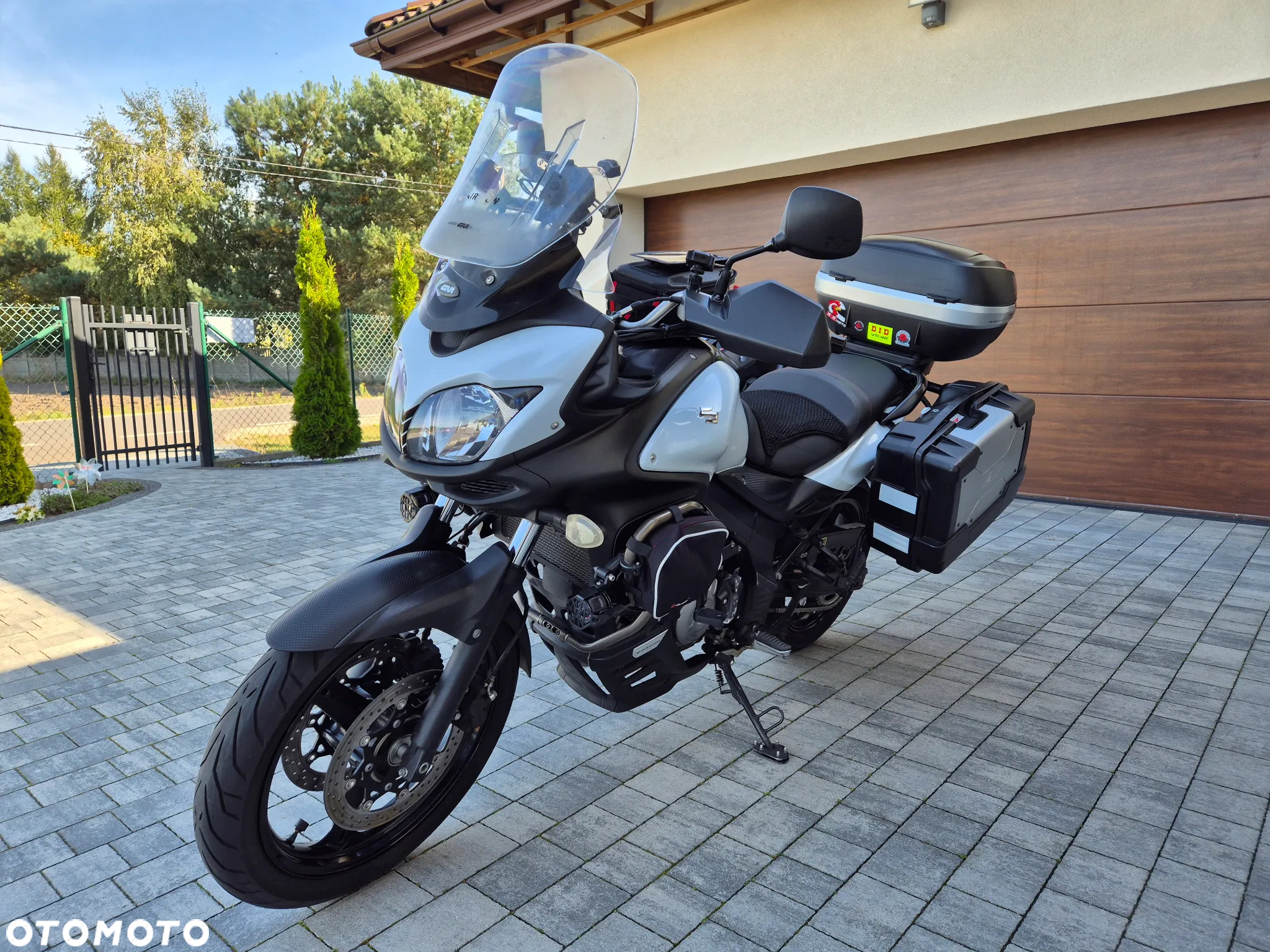 Suzuki V-STROM - 8