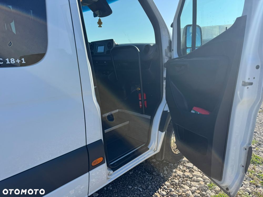 Mercedes-Benz Sprinter 519 - 12