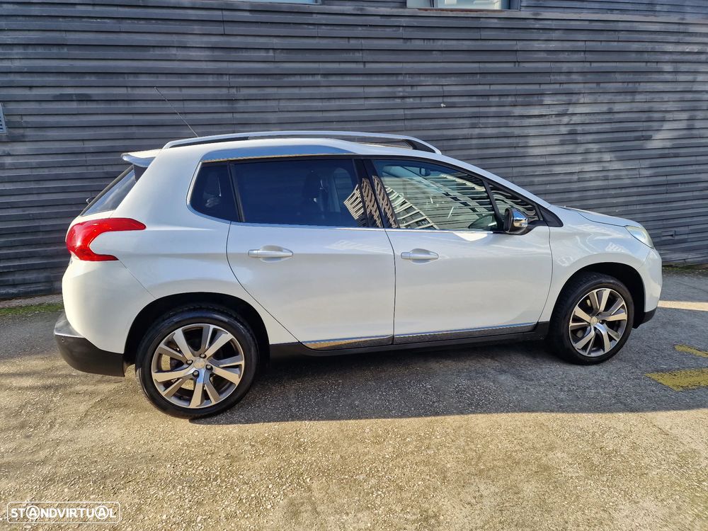 Peugeot 2008 1.2 PureTech Allure - 10