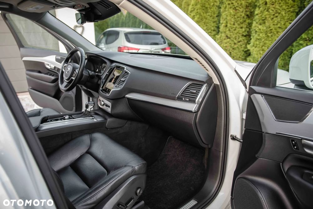Volvo XC 90 T6 AWD Geartronic Momentum - 17