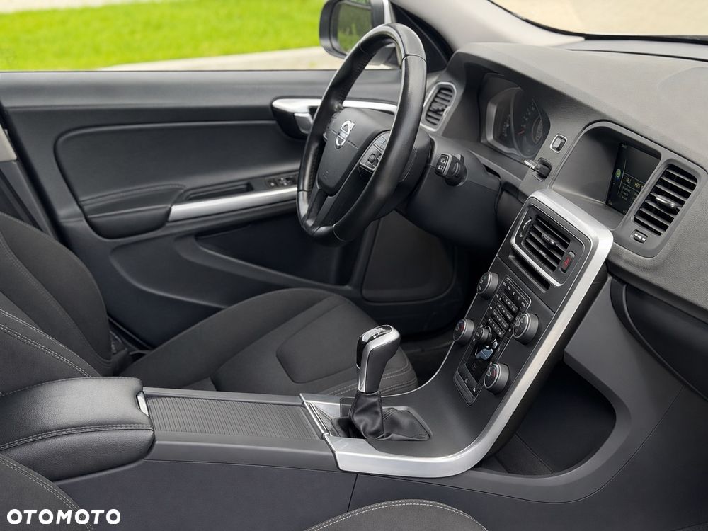 Volvo V60 D2 Drive-E Momentum - 8