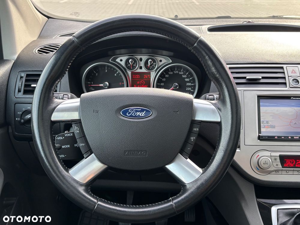Ford Kuga 2.0 TDCi 4x4 Titanium - 17