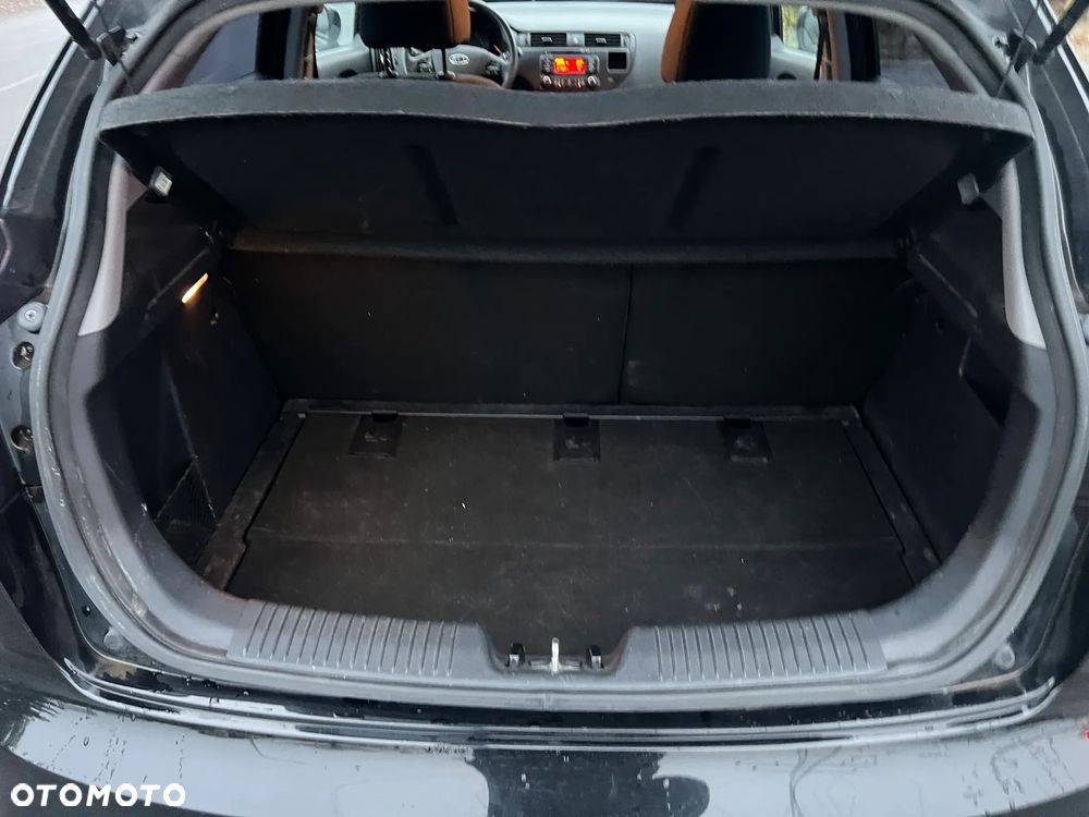 Kia Rio 1.2 Attract - 23