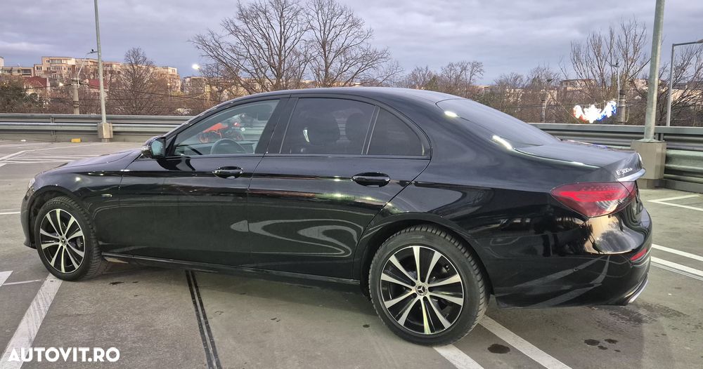 Mercedes-Benz E 300 de Aut. - 2