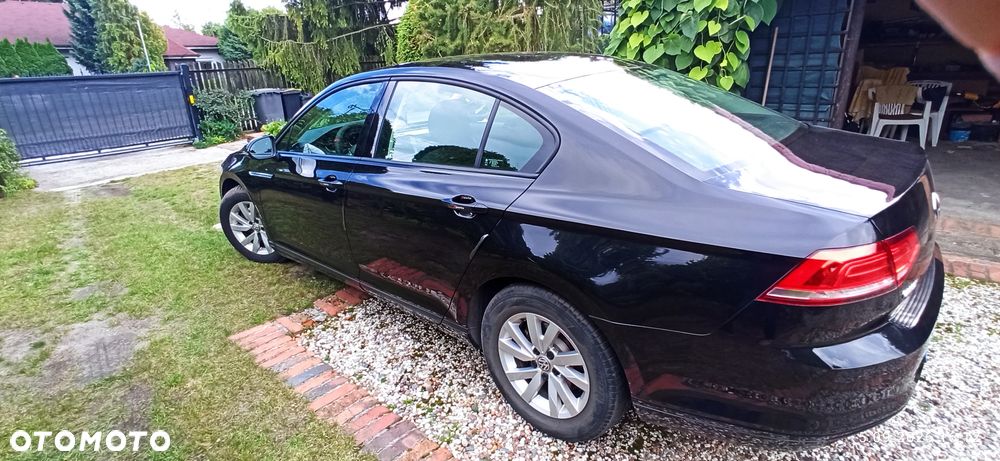 Volkswagen Passat - 17