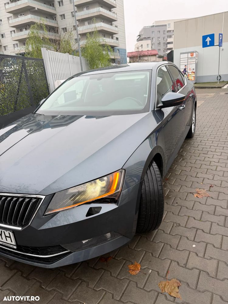 Skoda Superb 2.0 TDI DSG Ambition - 3