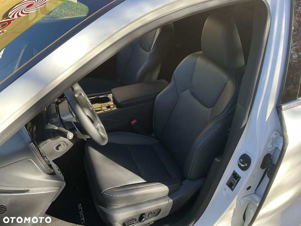 Lexus RX 450h+ F Sport Design - 11