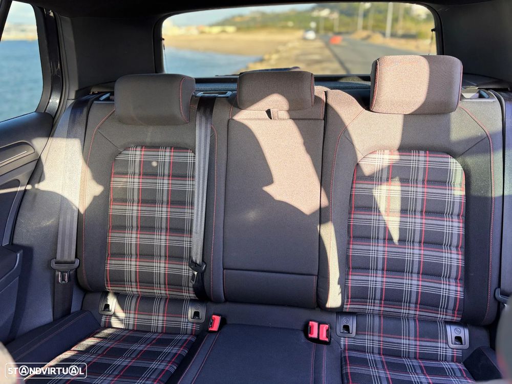 VW Golf 2.0 TSI GTI DSG Performance - 12