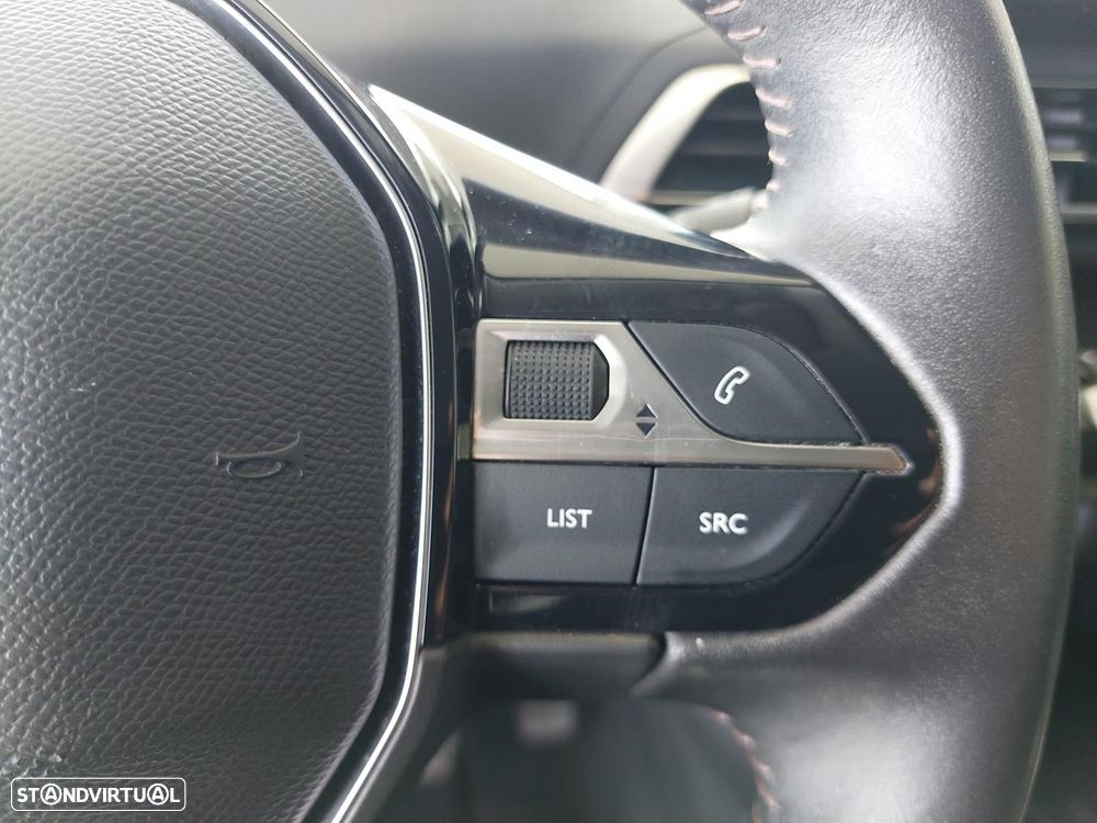Peugeot 3008 1.5 BlueHDi Active Pack — fotografia 24