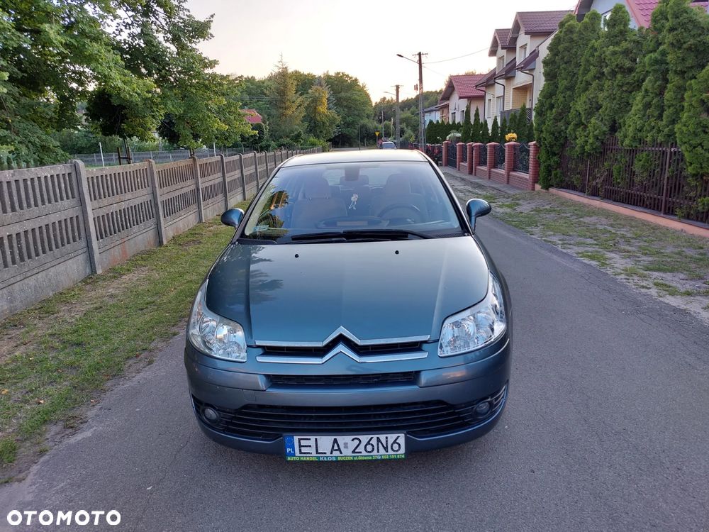 Citroën C4 1.6 16V Confort - 1