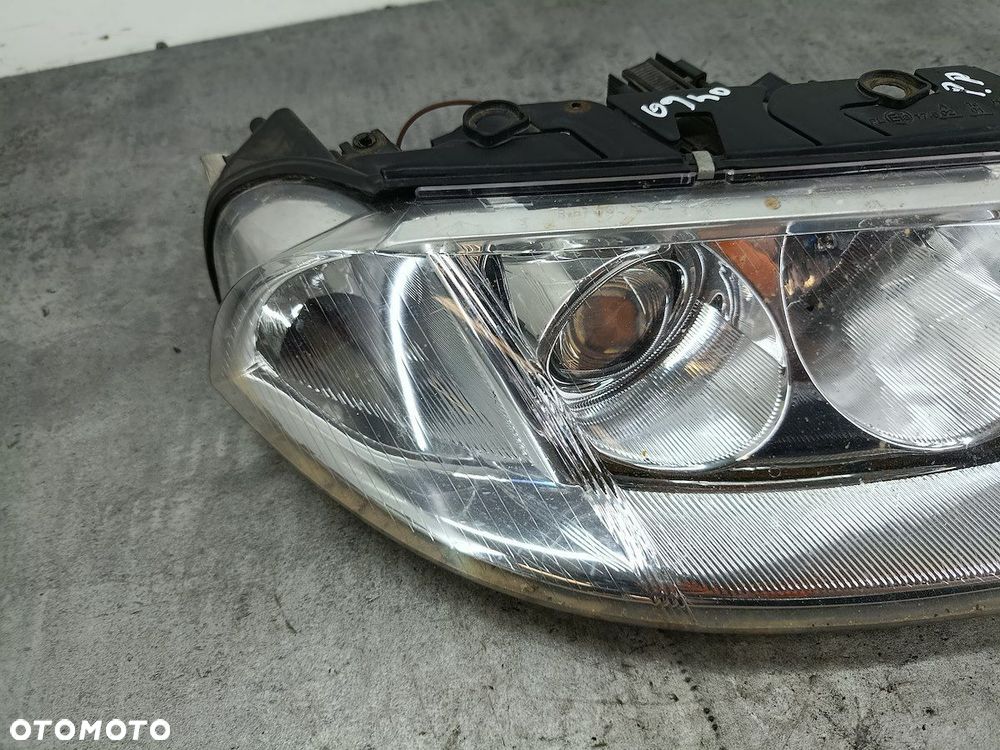 LAMPA PRZÓD PRAWA VW PASSAT B5 FL TYC - 3