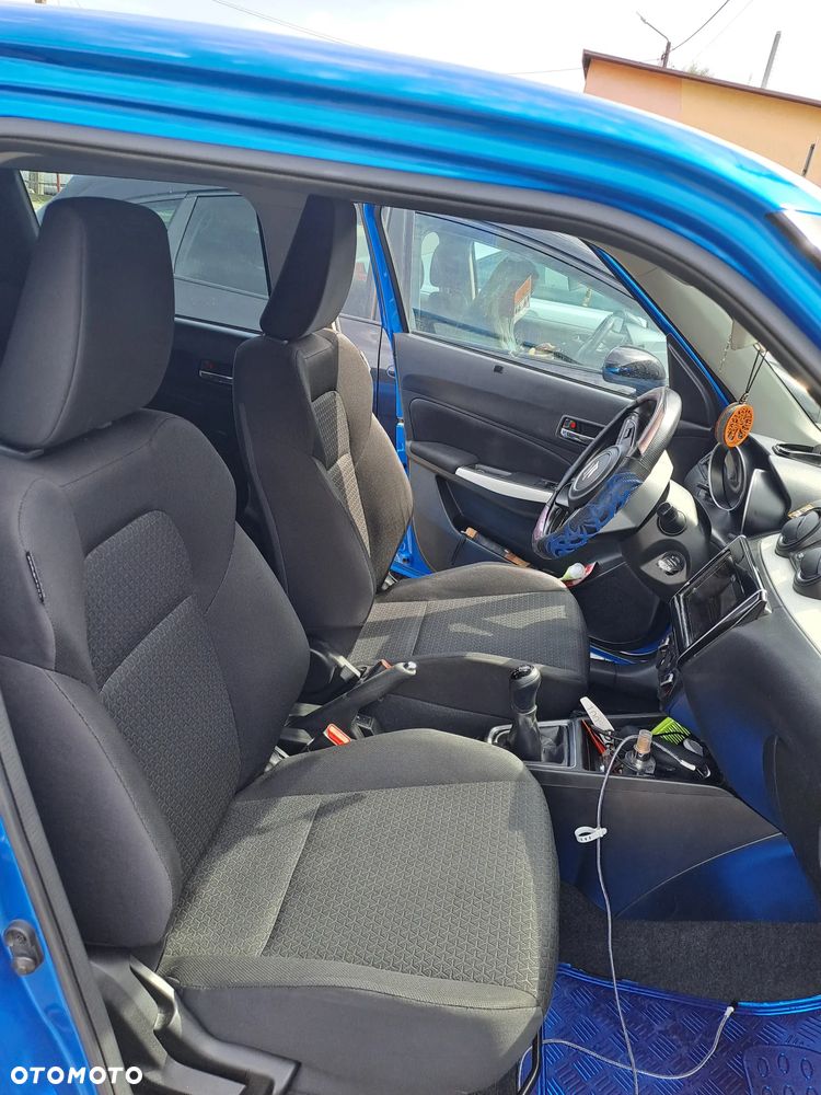 Suzuki Swift 1.2 Premium Plus - 11