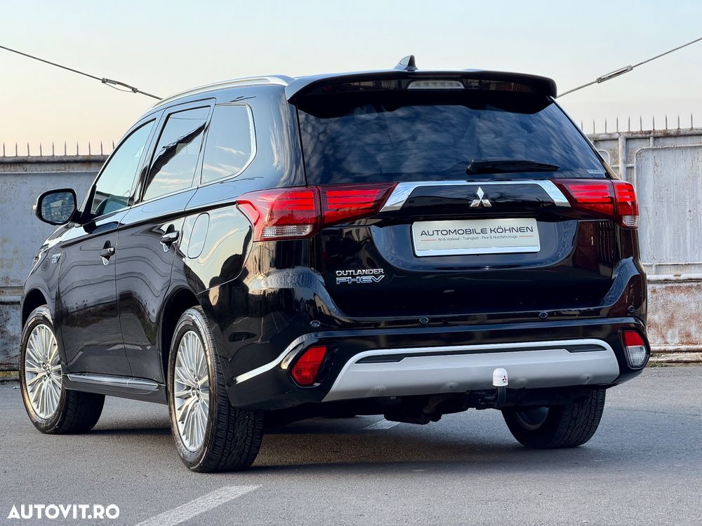 Mitsubishi Outlander 2.4 4WD Plug-In Hybrid Top - 34