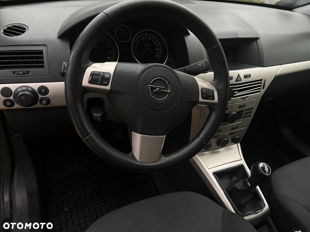 Opel Astra 1.6 Enjoy - 10