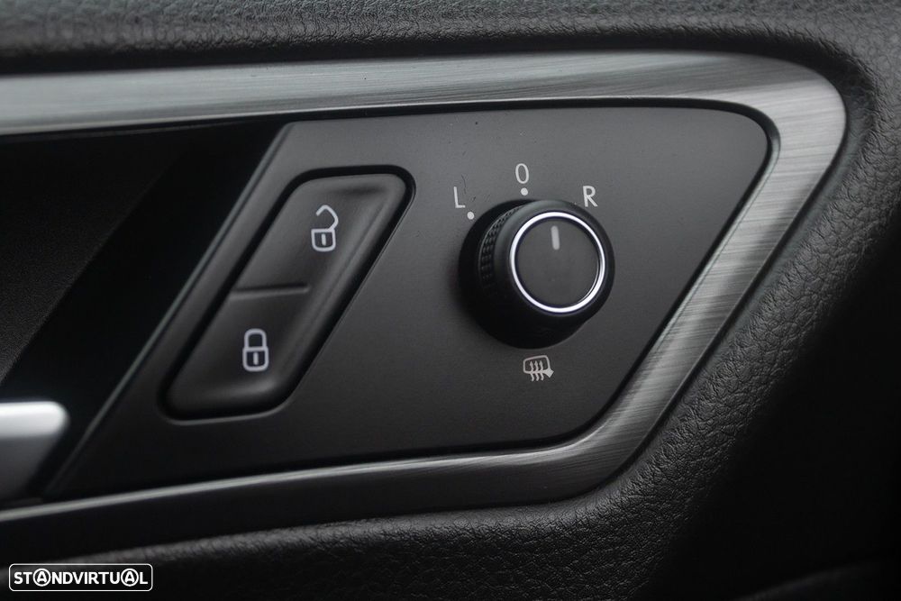 VW Golf Variant 1.6 TDi Confortline - 19