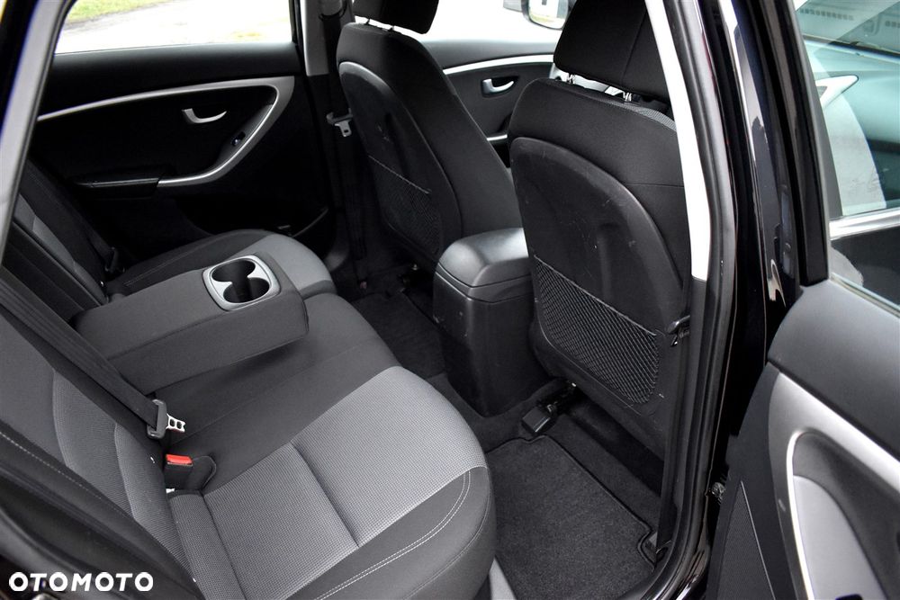 Hyundai i30 blue Kombi 1.6 CRDi DCT Trend - 20