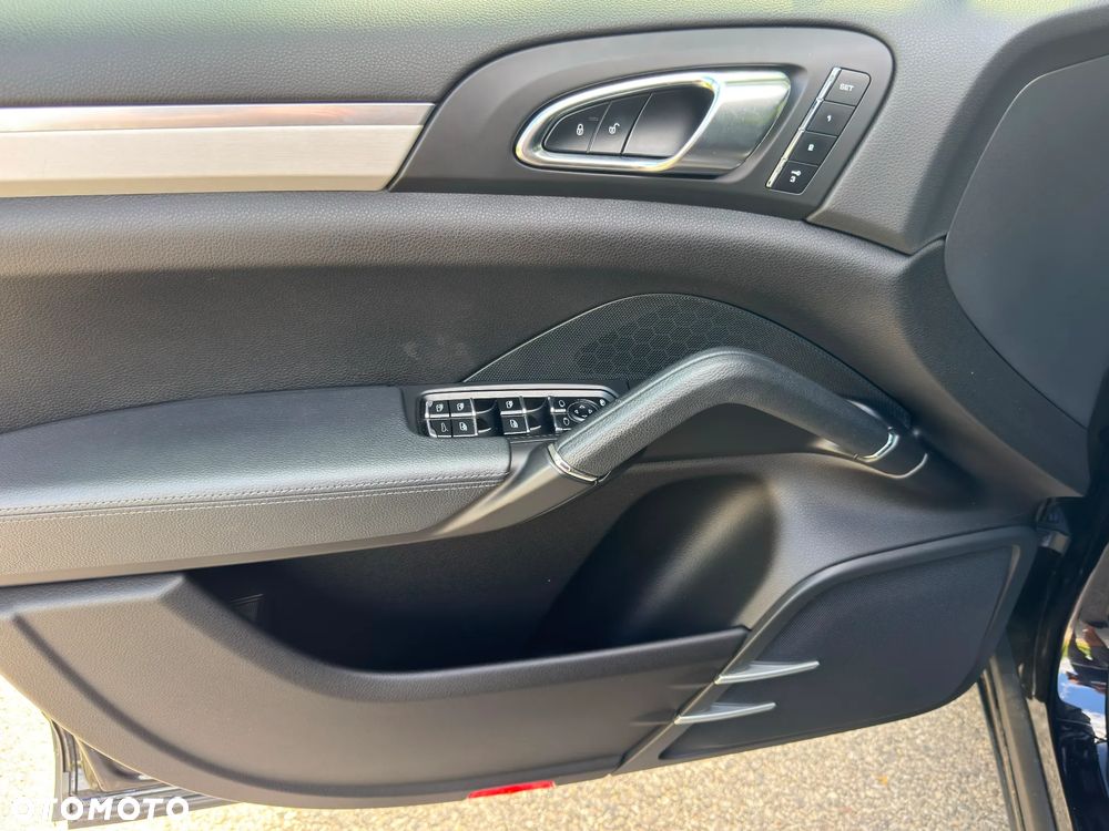 Porsche Cayenne Diesel Platinum Edition - 25