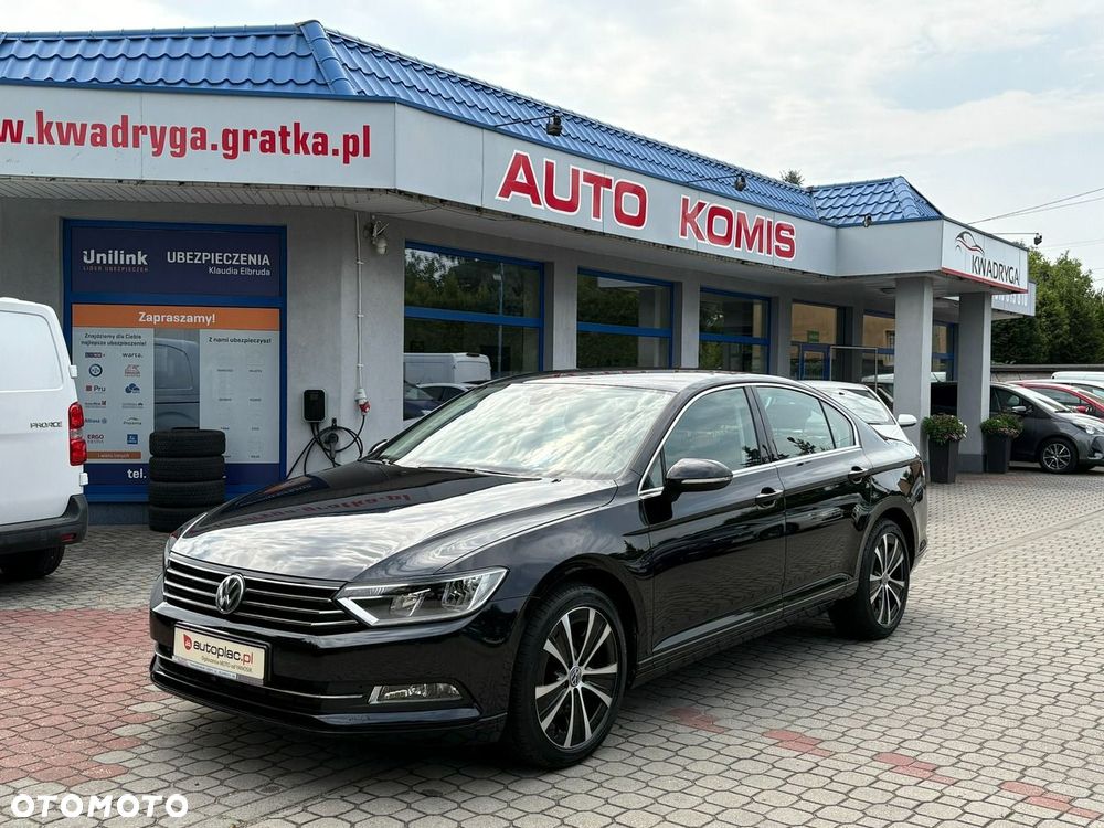 Volkswagen Passat - 1