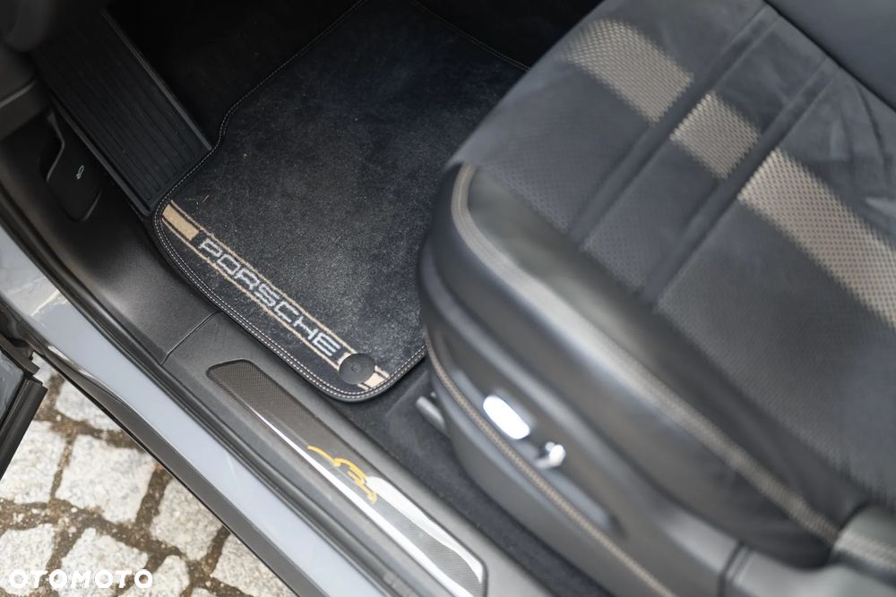 Porsche Cayenne Turbo GT - 24