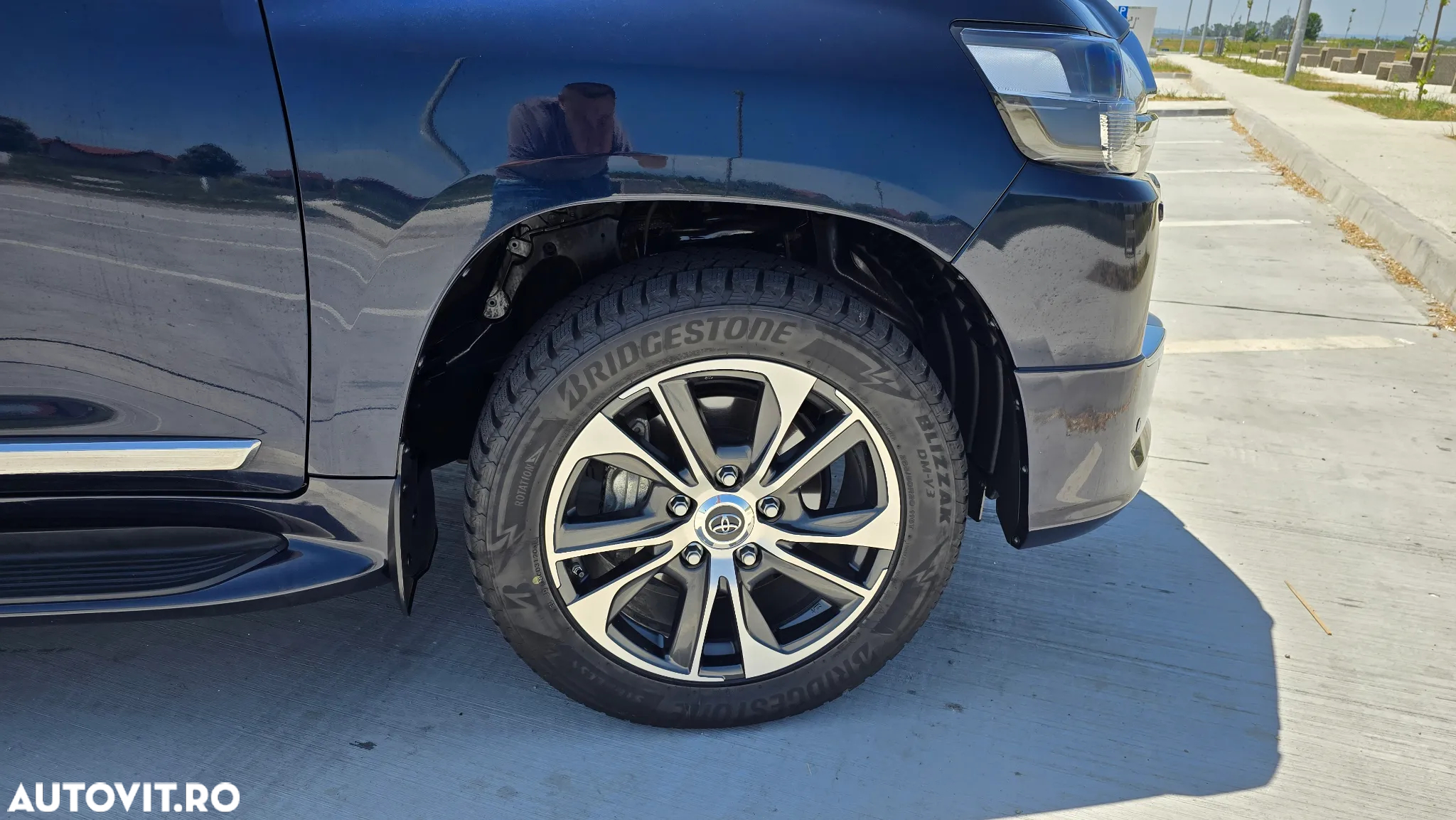 Toyota Land Cruiser - 24