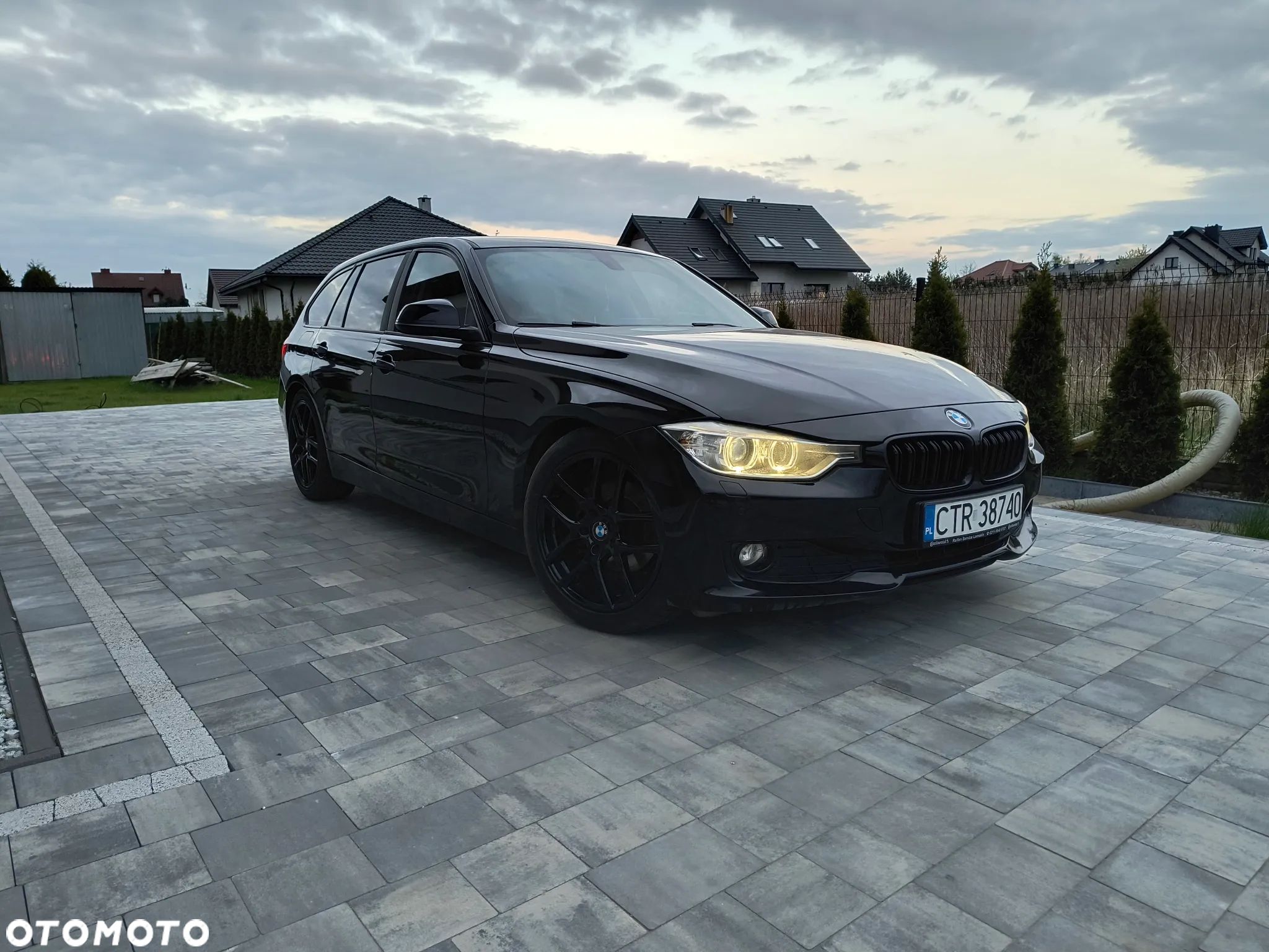 BMW Seria 3 318d Touring - 1
