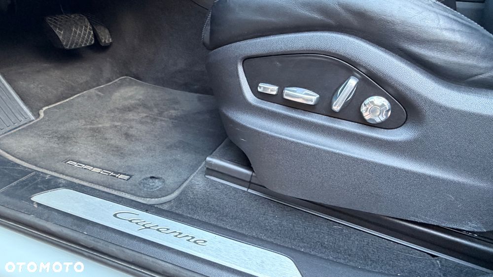 Porsche Cayenne - 17
