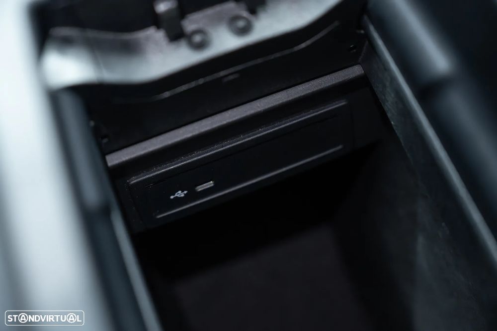 Mercedes-Benz EQA 300 4Matic - 52