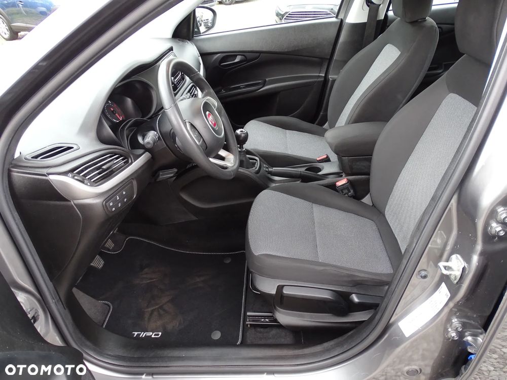 Fiat Tipo 1.4 16v Lounge EU6d - 21