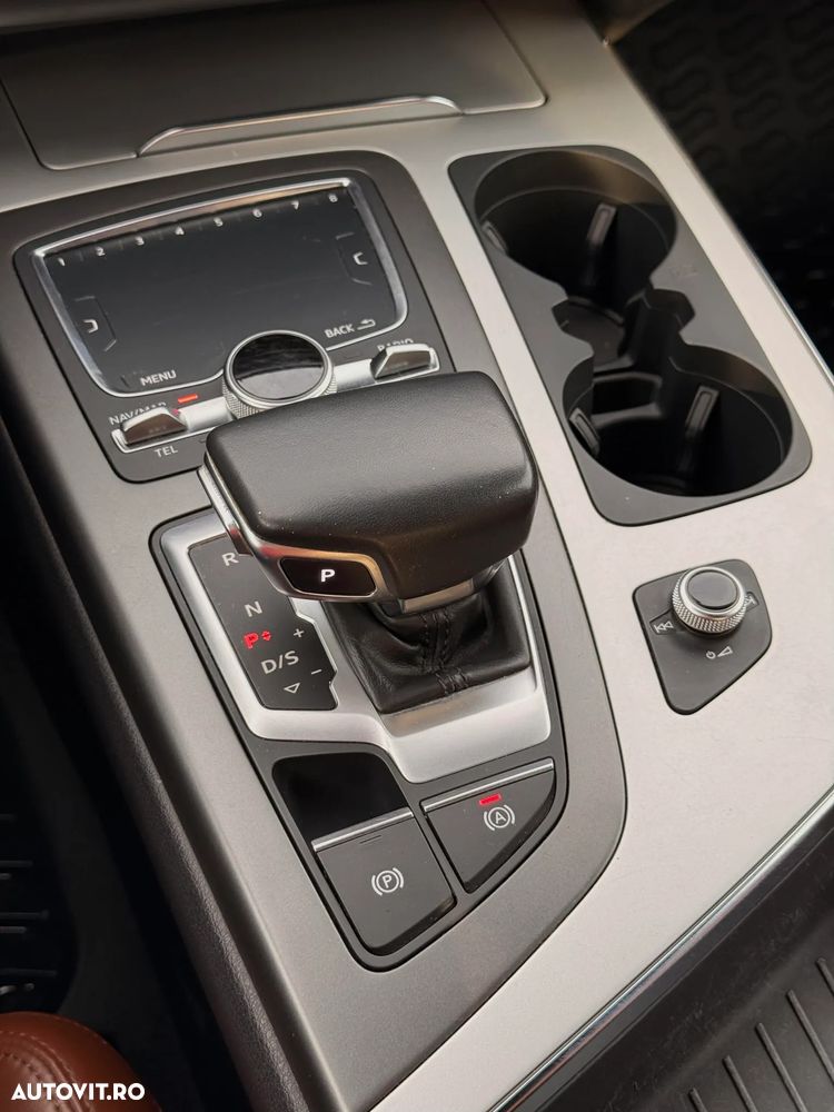 Audi Q7 50 TDI quattro Tiptronic S line - 24