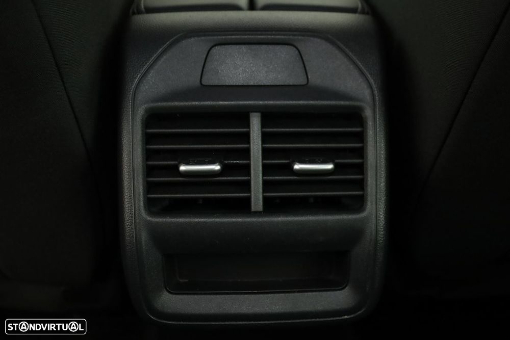 VW Passat Variant 1.5 TSI eHybrid DSG - 22