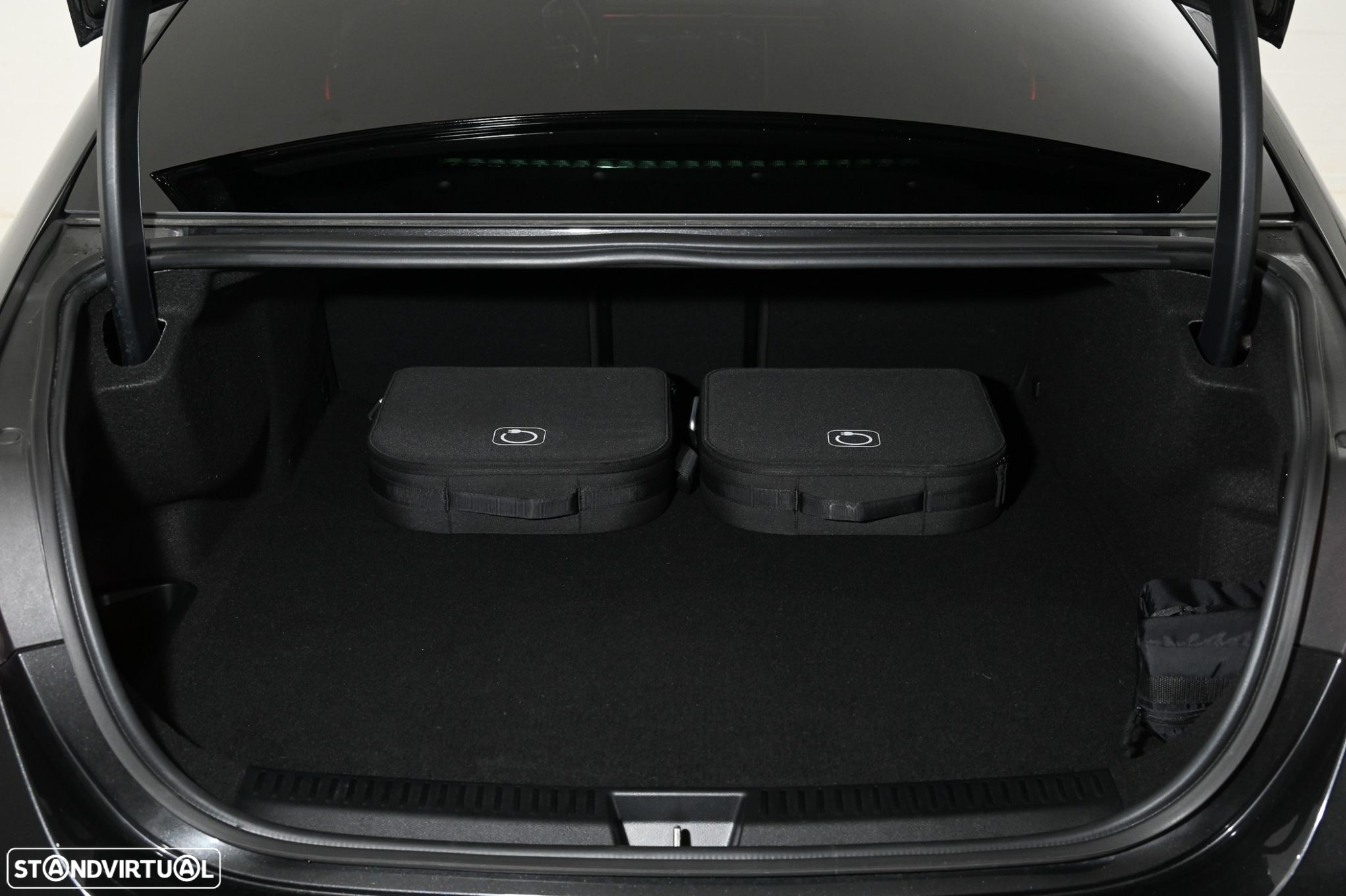 Mercedes-Benz E 300 e AMG Line - 15