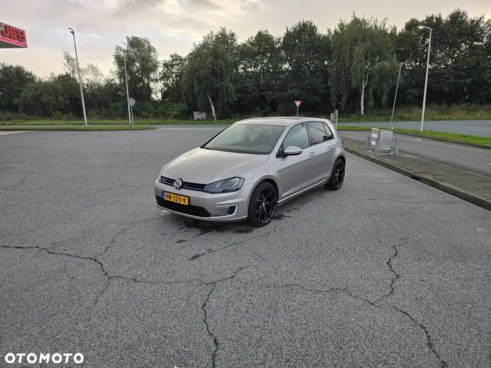 Volkswagen Golf - 26