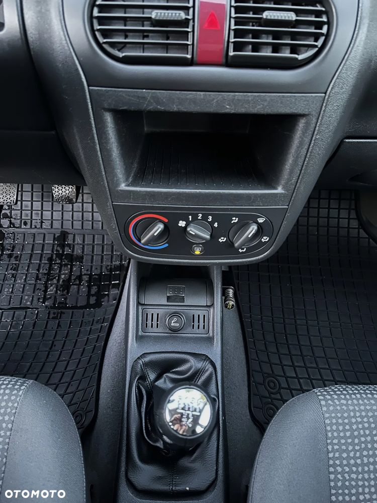 Opel Corsa - 10