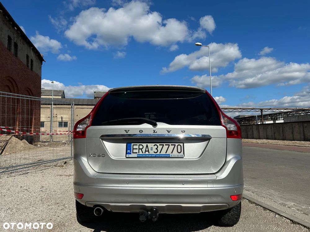 Volvo XC 60 D3 Drive-E Ocean Race - 16