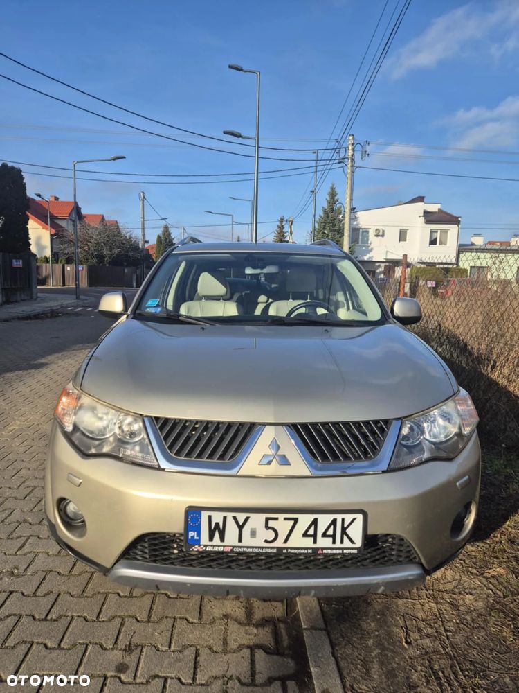 Mitsubishi Outlander 2.0 DID Instyle - 2