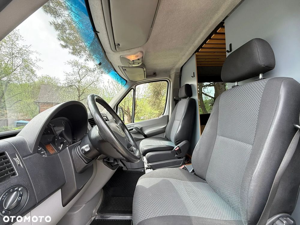 Mercedes-Benz Sprinter - 16