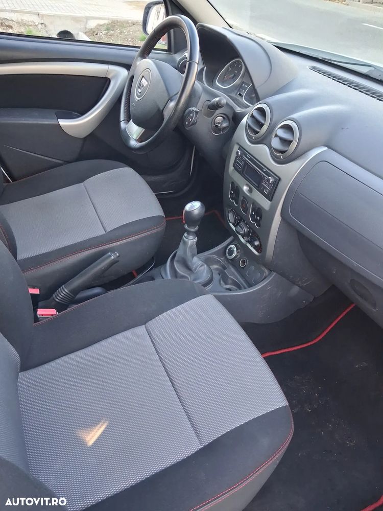 Dacia Duster 1.6 16V 105 4x4 Prestige - 6