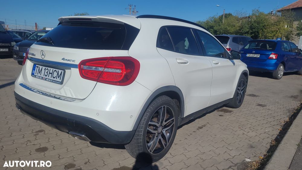 Mercedes-Benz GLA - 4