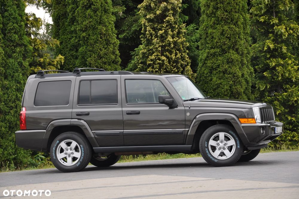 Jeep Commander 4.7 V8 - 8